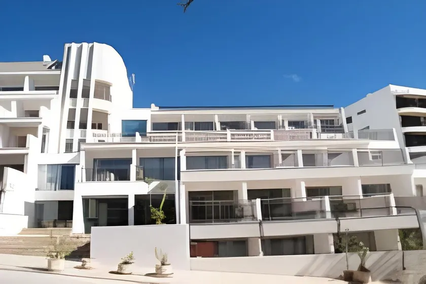 Carvi Beach Hotel - Image 1