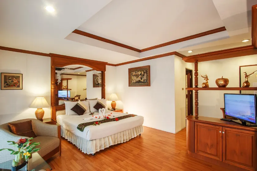 Chiangmai Ratanakosin Hotel - Image 1