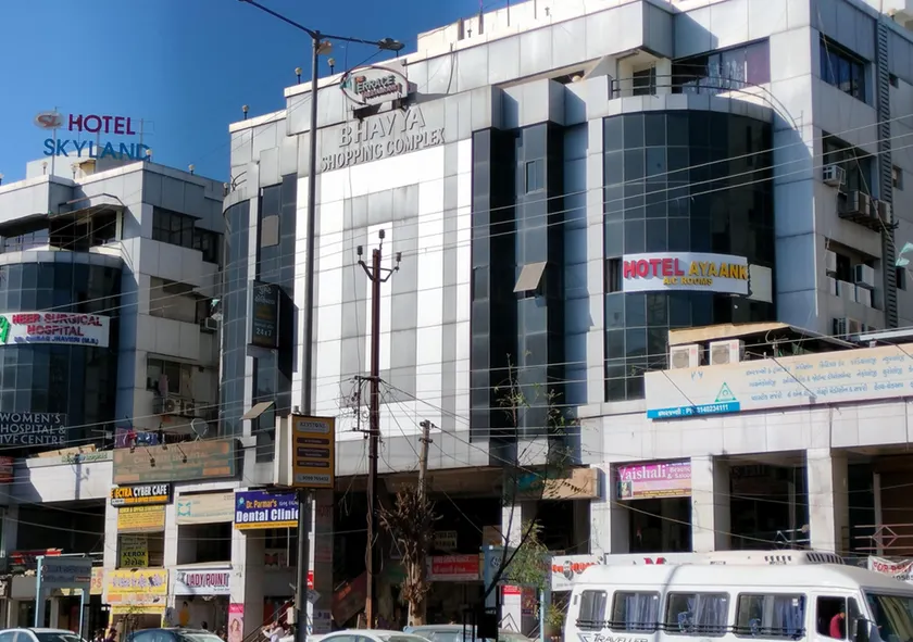 Hotel Ayaank - Image 1