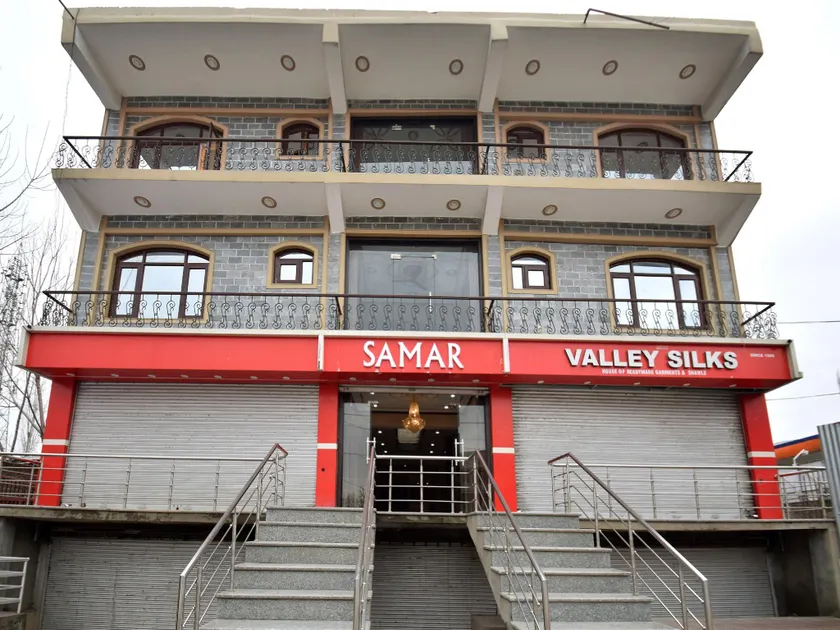 OYO 12202 Hotel Samar - Image 1
