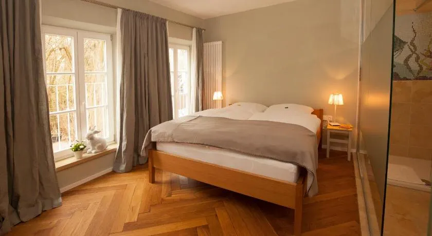 Bed and Breakfast unter den Linden - Image 1