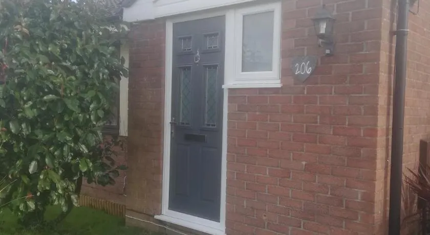 Little Cosy Cwtsh - Image 1