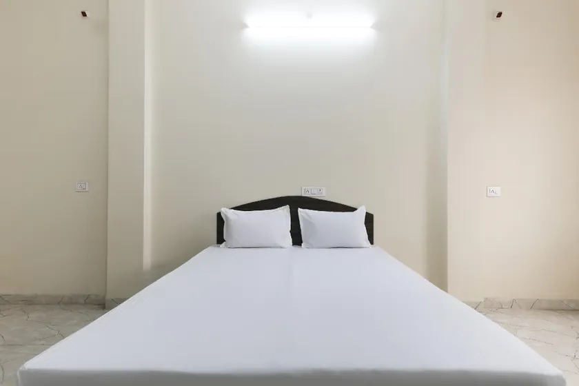 SPOT ON 47851 Hotel Mangalam - Image 1