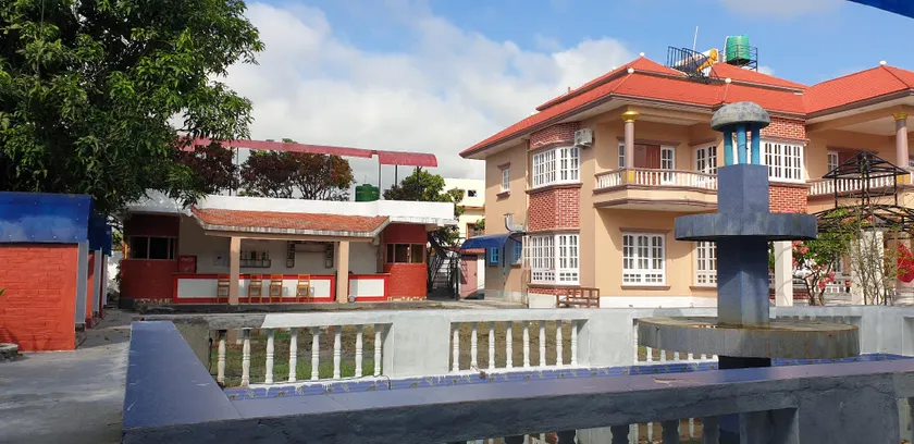 London House Resort - Image 1