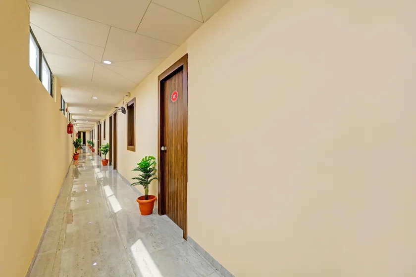 Hotel O Om Shiv - Image 1