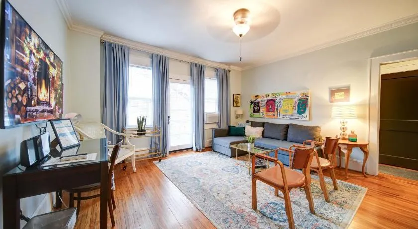 Chic 1 BR Units Near Dilworth - Image 1