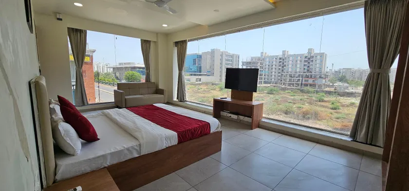 GAJRAJ HOTEL - Image 1