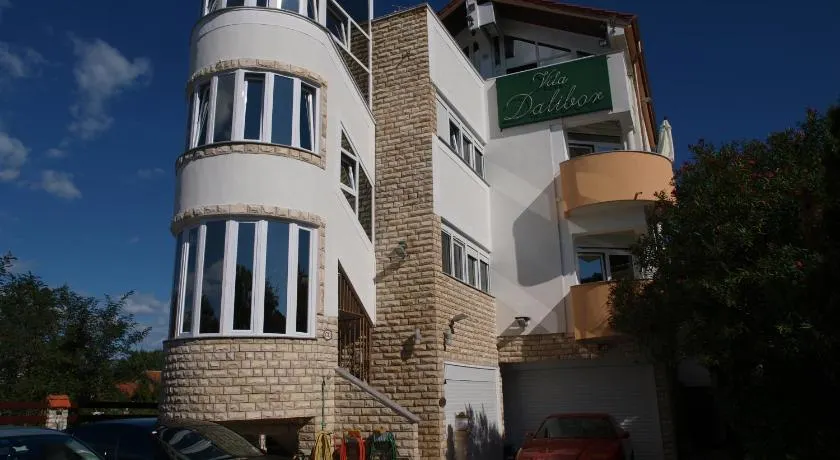 Appartement avec jacuzzi, terrasse et barbecue | Vue jardin | Proche de la plage | Avec animaux acceptés - Image 1