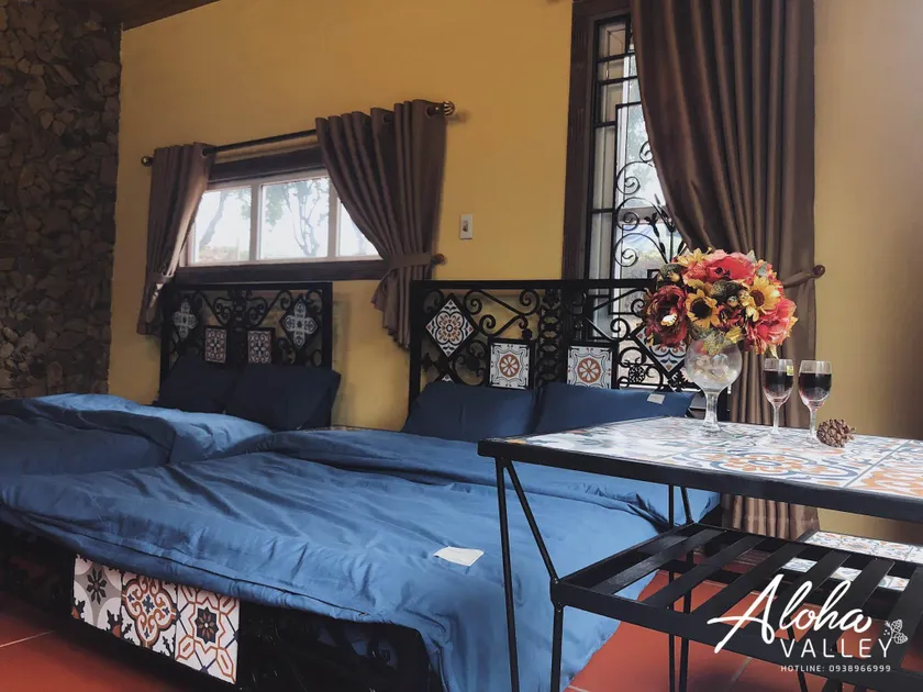 Rocky Stone Bath Homestay Soc Son - Aloha Valley - Image 1