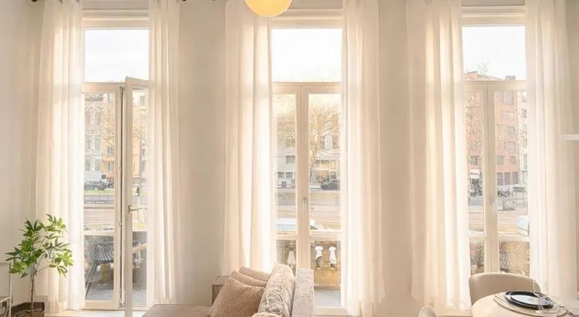 Prachtig herenhuis “De Paris” - Image 1