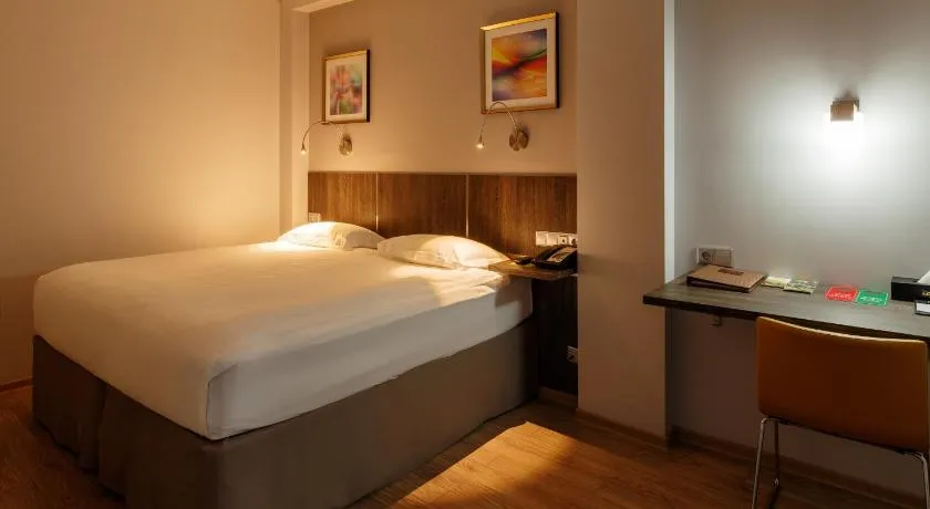 Smart Hotel Bishkek - Image 1