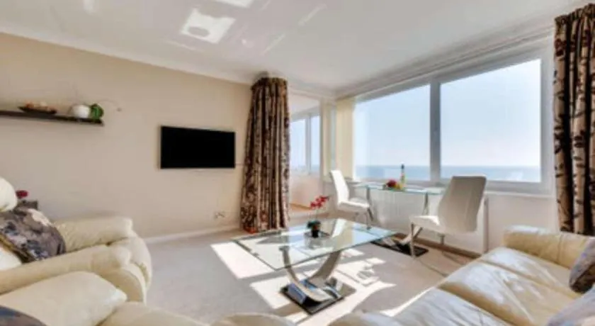 Hove Actually with spectacular sea views - Image 1