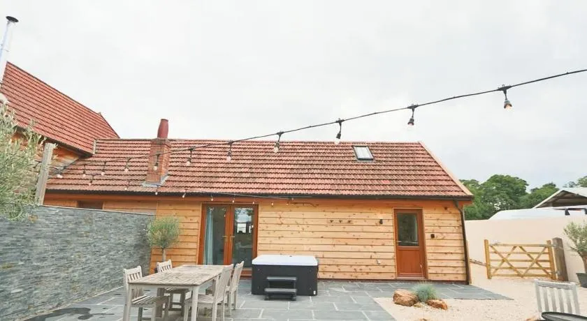 Cedar lodge - Hopewell - Image 1