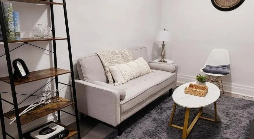 New Renovated USA Side - Image 1