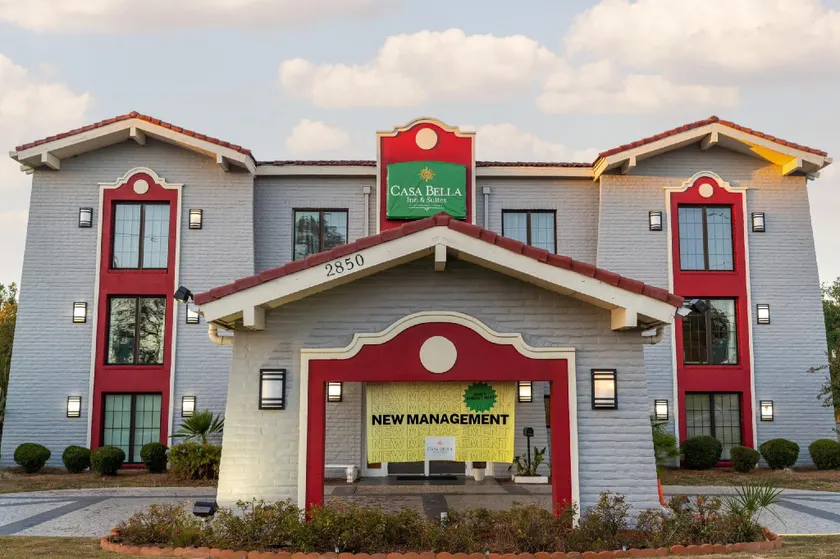 Casa Bella Inn and Suites - Image 1