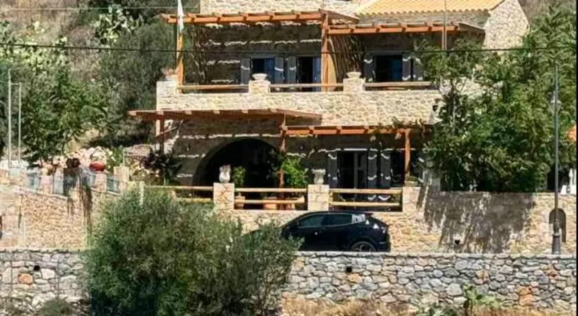 Aqua Retreat mani - Image 1