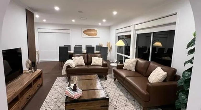 3 Bedroom House in Cooma - Image 1
