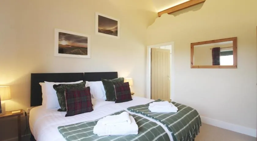 Bridge House - Image 1