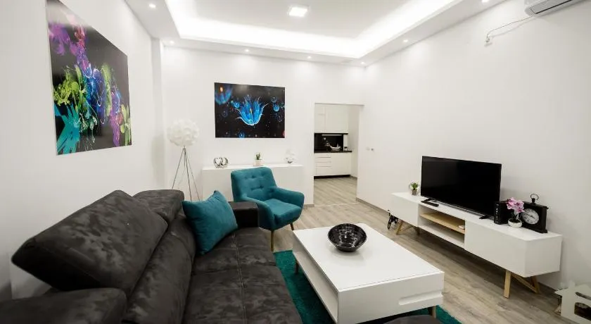 CENTAR Lux - Image 1