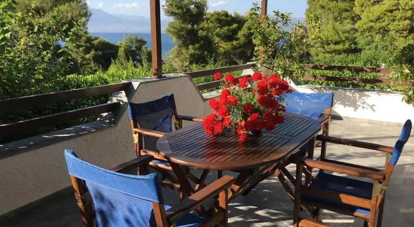 ILIOCHARI sea view apartments Oropos - Kalamos - Image 1