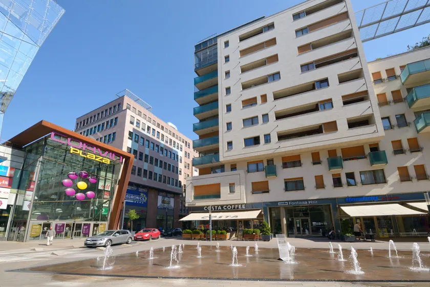 Corvin Residence Apartments - Image 1