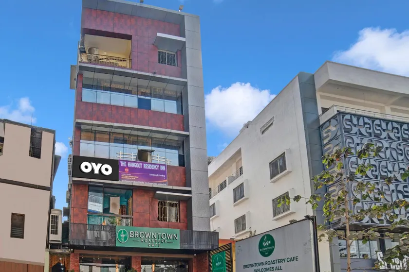 OYO The Hangout Residency Inn - Image 1