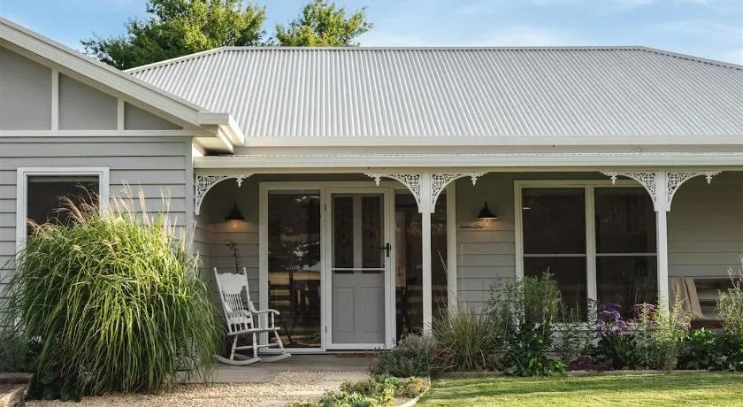 Kookaburra Cottage - 10 minutes from Mount Gambier CBD - Image 1