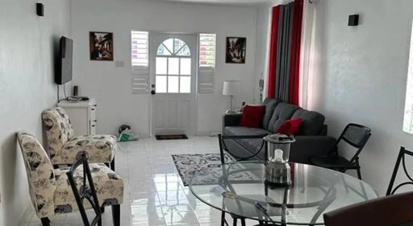 Charming St James Cottage - Walk to Beach - Image 1