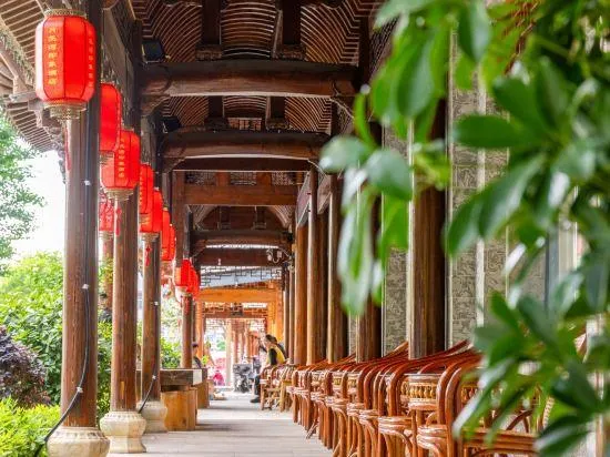 Yueliangwan Yinxiang Hotel - Image 1