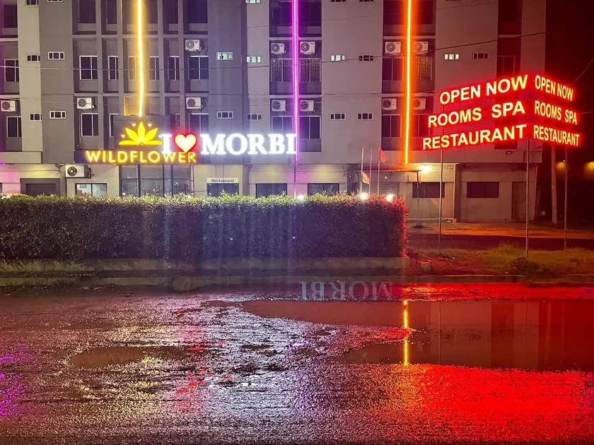 HOTEL WILD FLOWER - Image 1