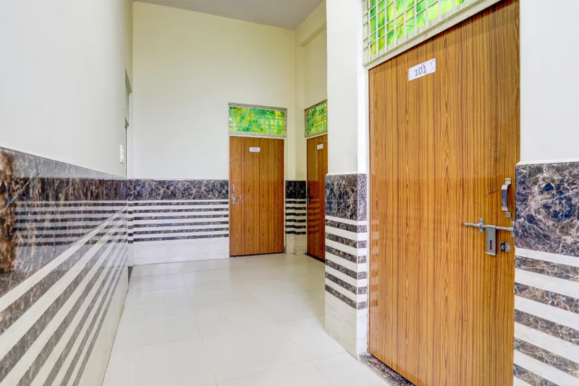 Hotel O SHREE MANDAP HOTEL - Image 1