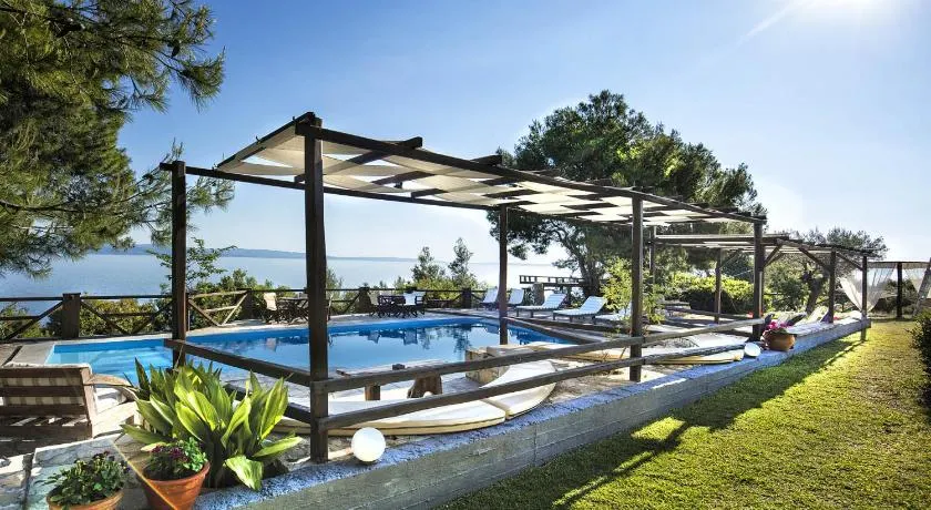Heos Accommodation - Image 1