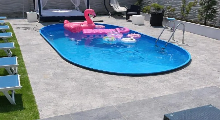 Casa Party - Image 1