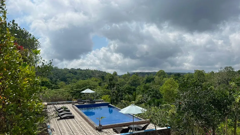 La Village Hill View - Image 1