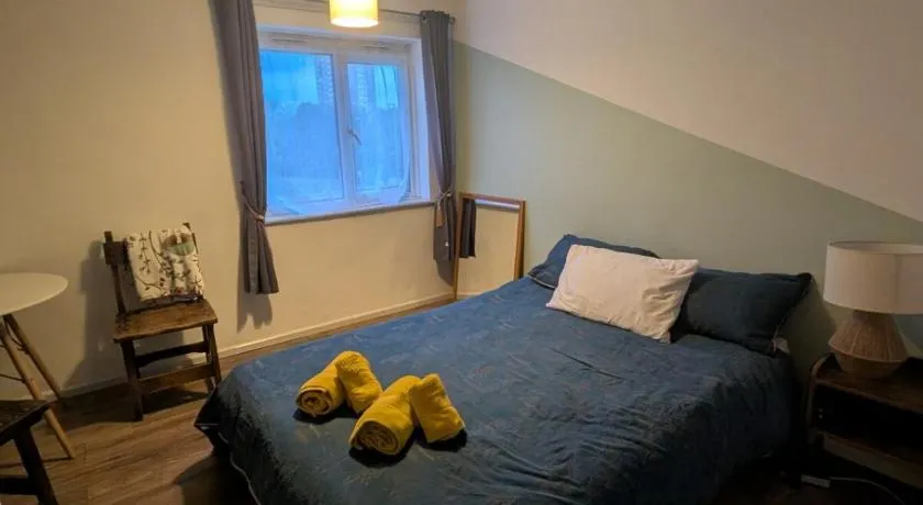 Bright Maisonette near Central Birmingham - Image 1
