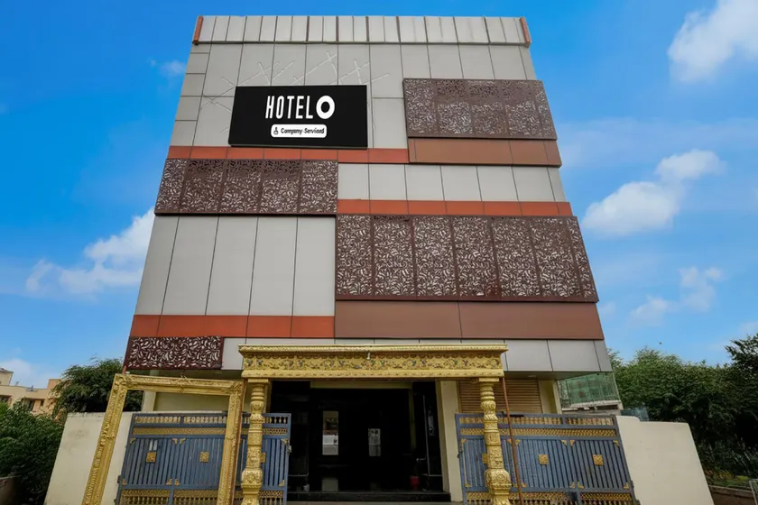 Hotel O Tiruvallur Bus Terminal Formerly SK Vinoth Mahal - Image 1