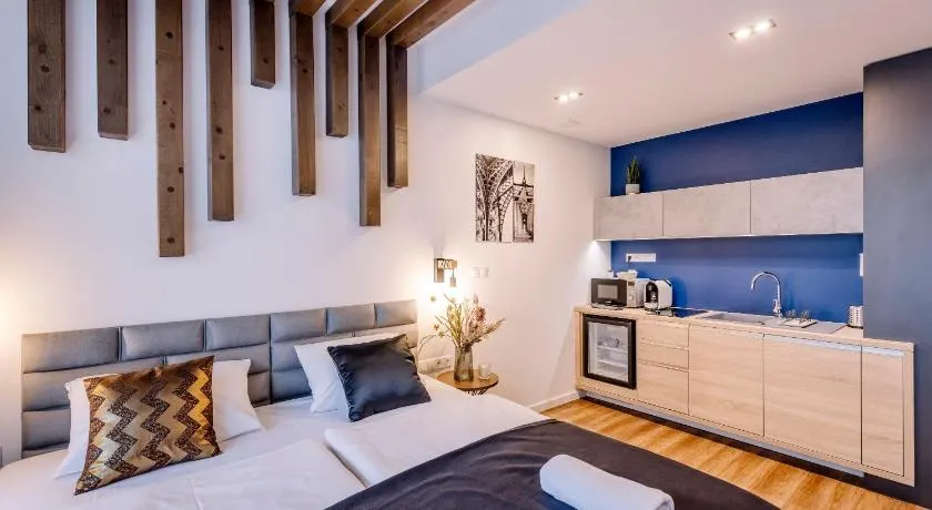 Amadé Apartmanok 2 with free parking - Image 1