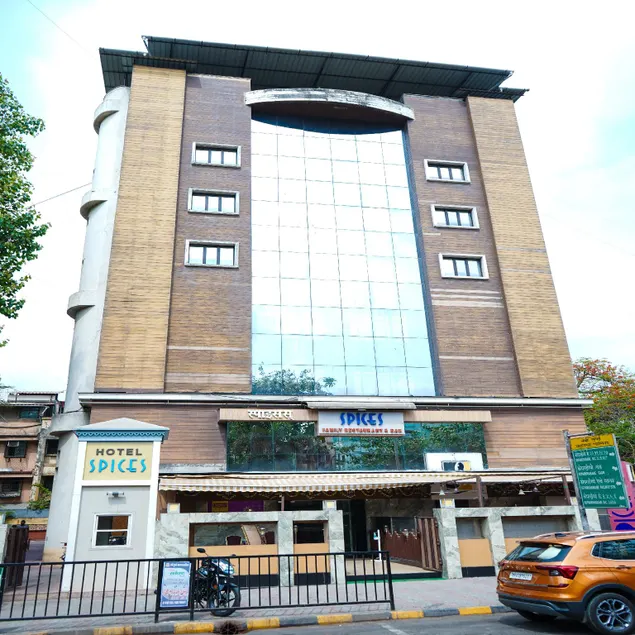 Hotel Spices Navi Mumbai - Image 1