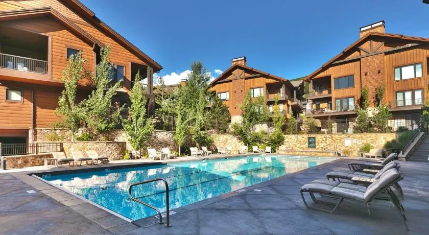 Juniper Landing - Luxury Townhouse - Outdoor Pool, Gym, Hot Tub in Canyons Village - Image 1