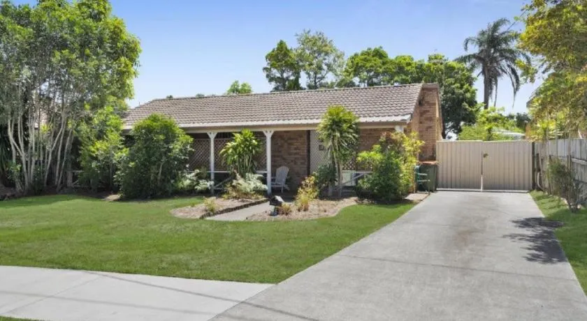 Pet Friendly Beach Bungalow - Image 1