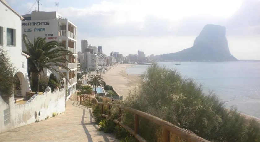 Apartamentos Los Pinos - Image 1