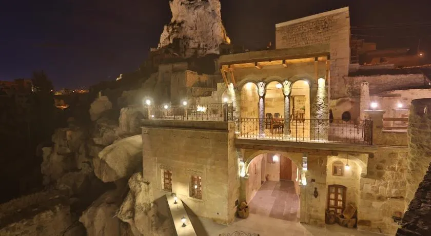 Abu Hayat Cave Suites - Image 1
