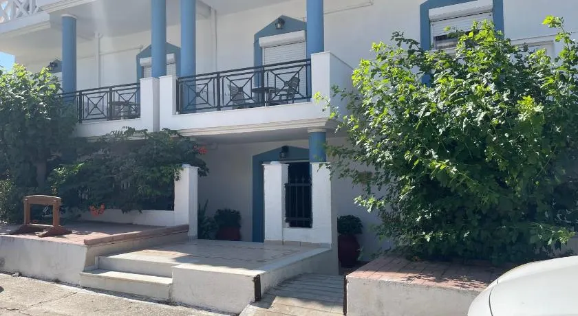 Plaka Apartments - Image 1