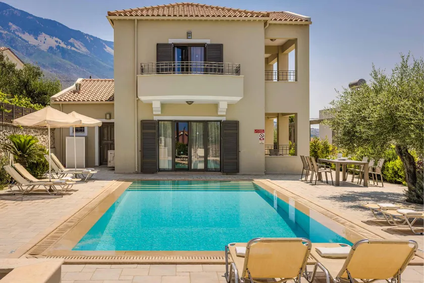 Villa Latos - Image 1