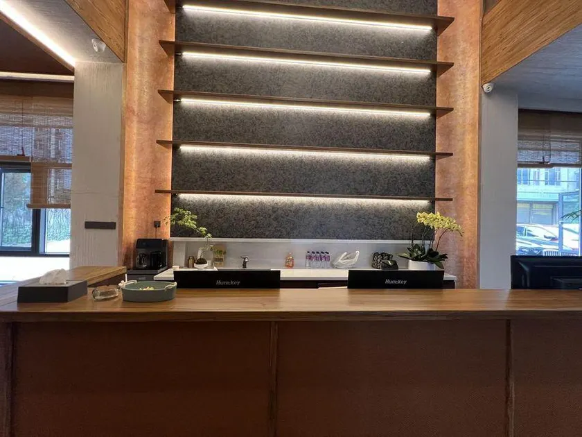 QIANYUE HOTEL - Image 1