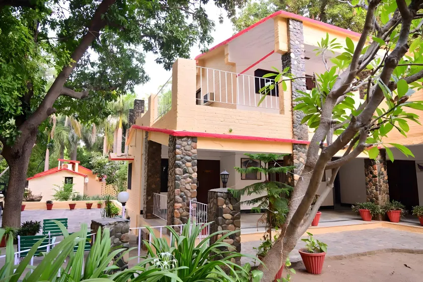 Leopard's Lair Resort - Image 1