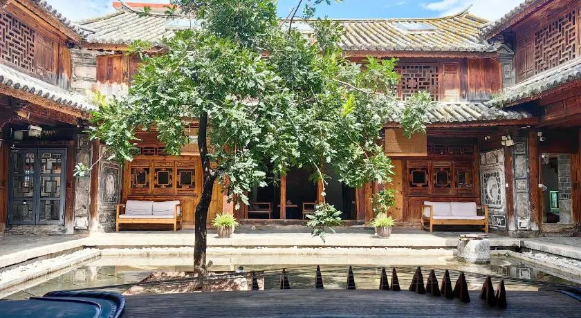 Dali Xizhou Jiakedi 大理喜洲甲科第古宅文化民宿 - Image 1