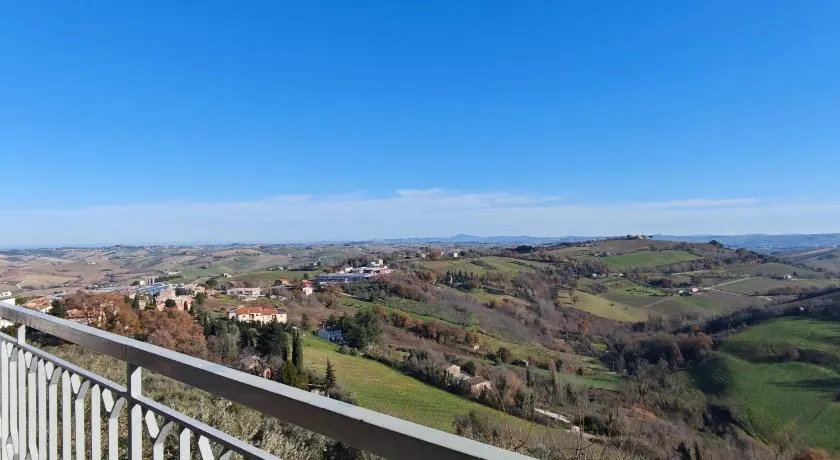 CASA DORIS Montecarotto, Le Marche - Top Lage, Glasfaser WIFI, neu renoviert - Image 1
