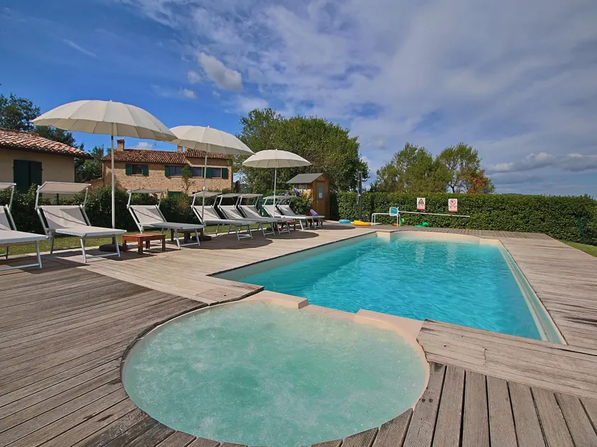 Hytte i Montelabbate med Pool & Skov - Image 1
