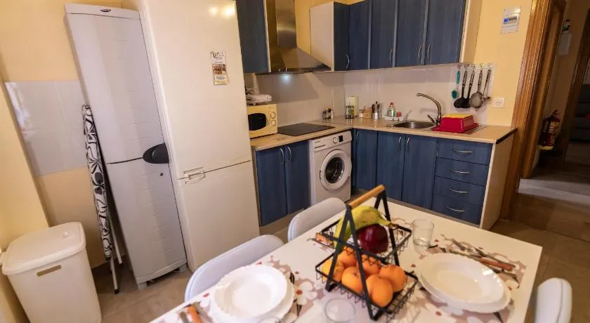 Apartamento cerca del centro de Granada - Image 1